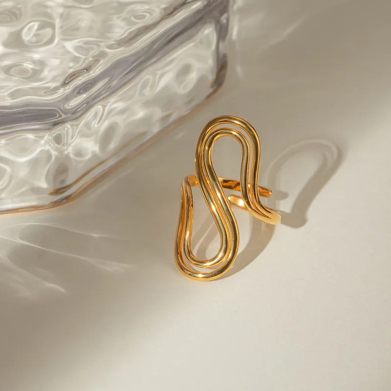 Golden S-Shape Open Ring – 18K gold PVD-coated stainless steel, adjustable